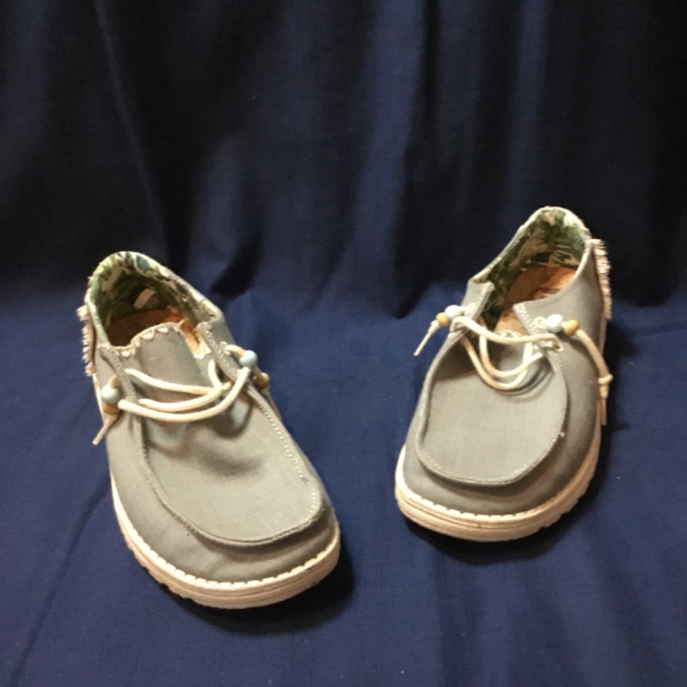 Hey Dude Women’s Size 8 - Picture 4 of 7